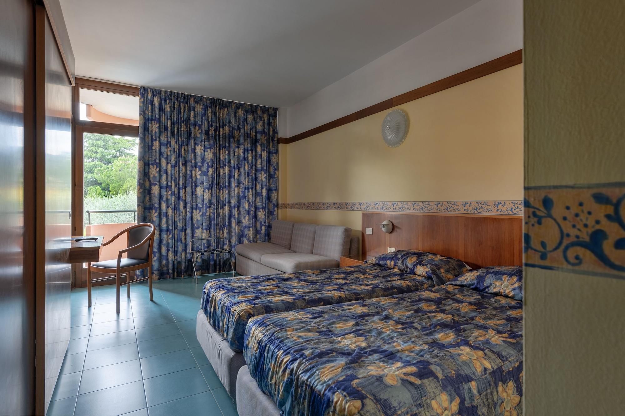 גארדה Hotel Royal מראה חיצוני תמונה