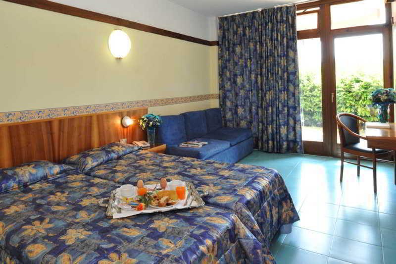 גארדה Hotel Royal מראה חיצוני תמונה
