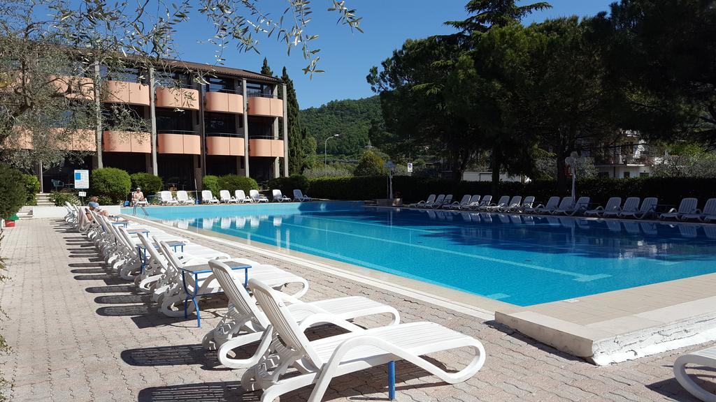 גארדה Hotel Royal מראה חיצוני תמונה
