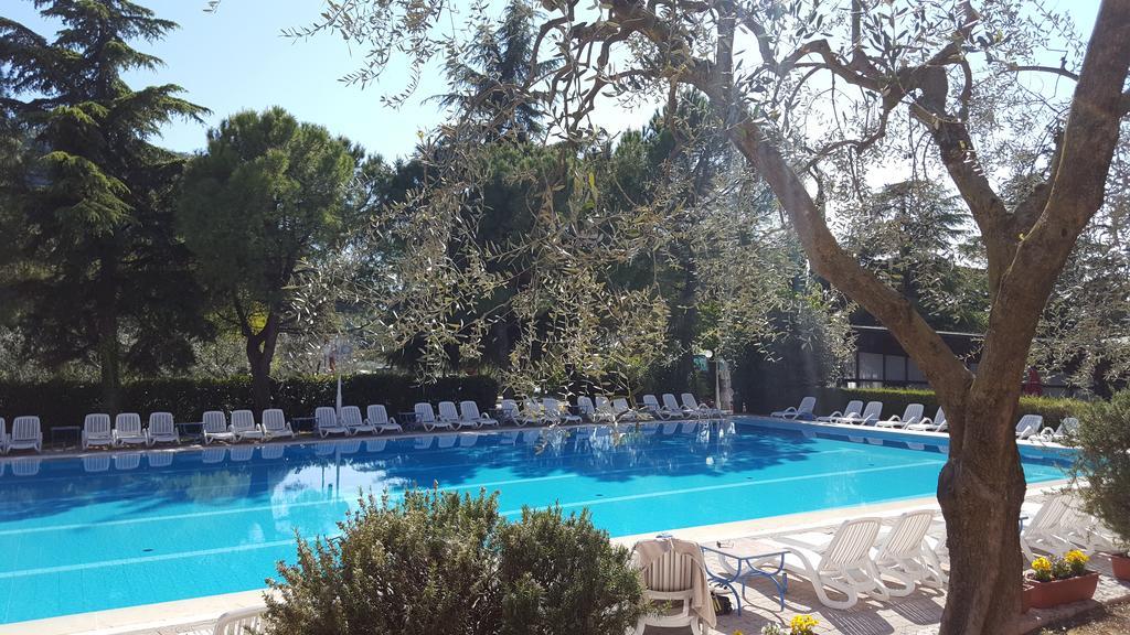 גארדה Hotel Royal מראה חיצוני תמונה