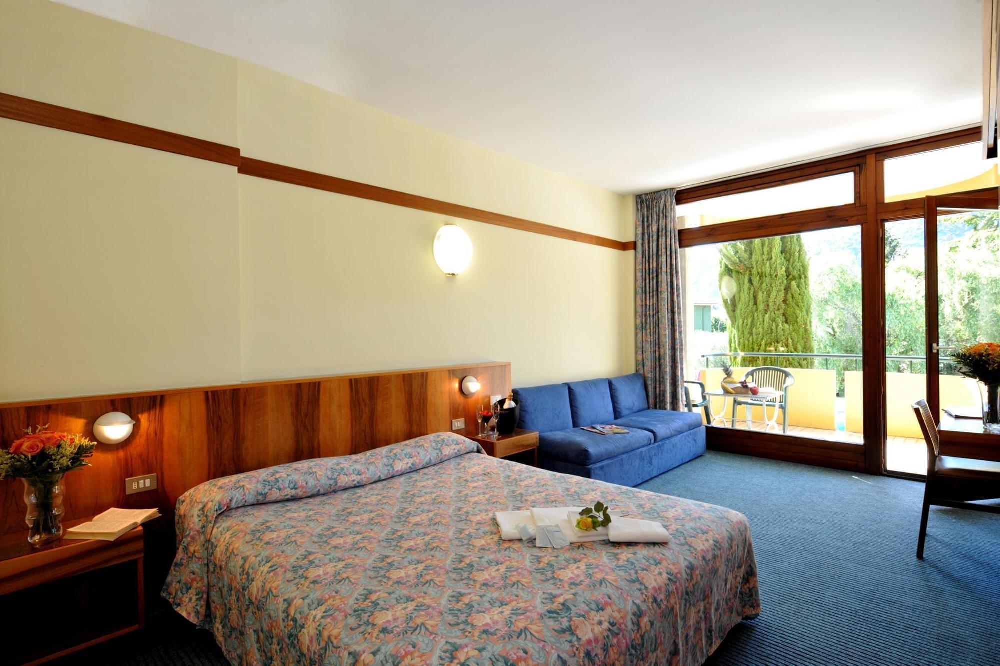 גארדה Hotel Royal מראה חיצוני תמונה