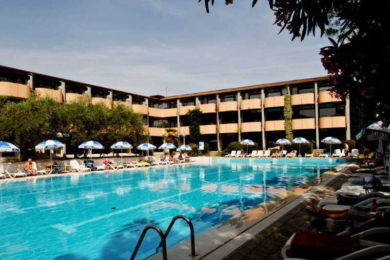 גארדה Hotel Royal מראה חיצוני תמונה